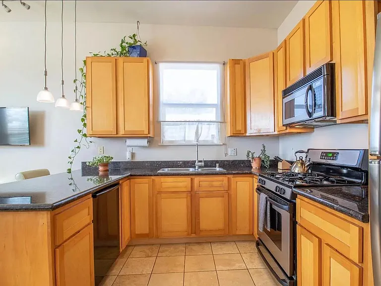 824 Peralta St #1 — Photo 1