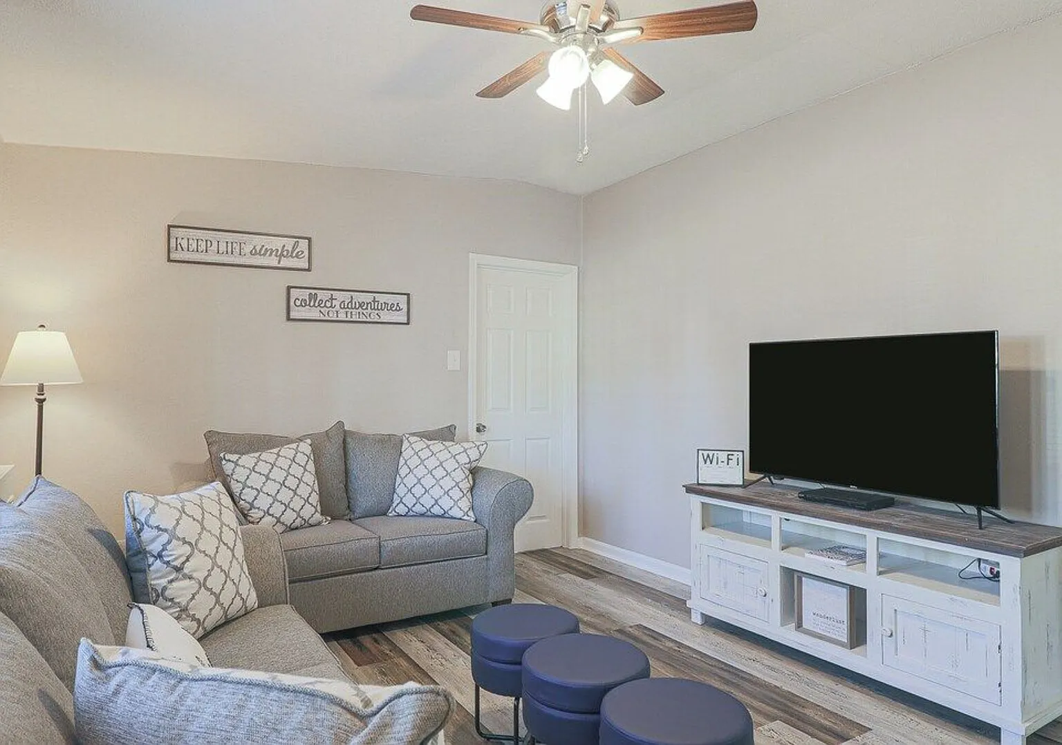 Walk-to-Beach Home with Fenced Yard — Photo 3