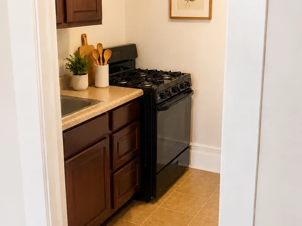 2 N Main St #204, Rochester, NH 03867