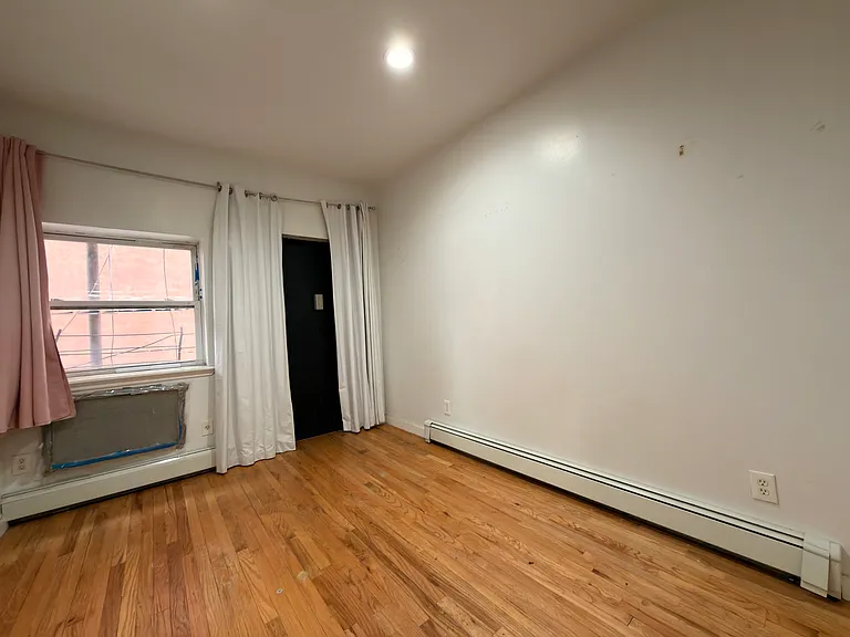 576 Van Siclen Ave #1 — Photo 4