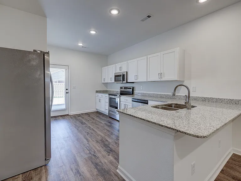 735 Short Leaf Ln — Photo 11