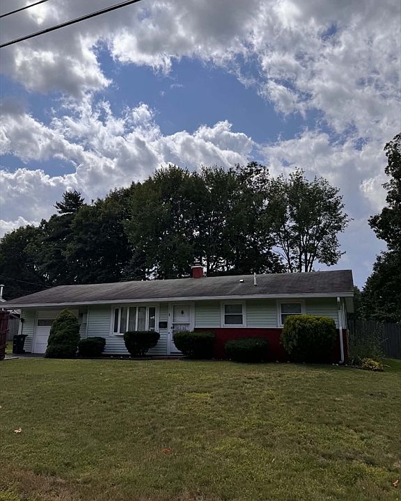1st image of 8 Aspen St