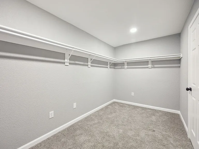 5124 Laurel Ln — Photo 4