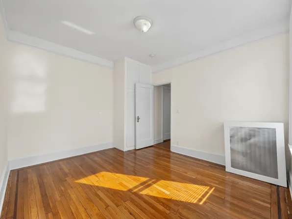 2234 Ocean Avenue image 3 of 9