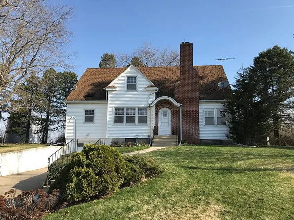 10510 S Hudson Rd, Hudson, IA 50643