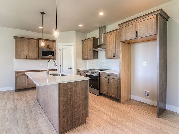 3rd image of 406 N 90th Ave