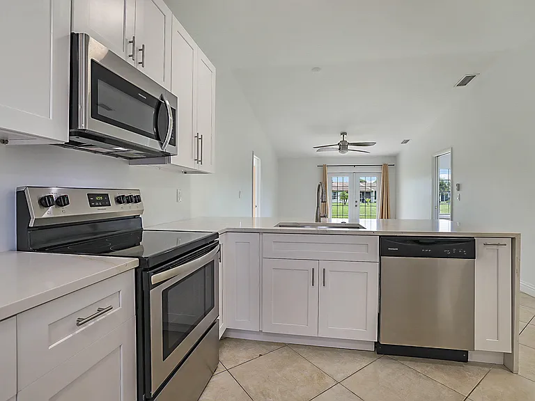 5241 Breadfruit Cir — Photo 4