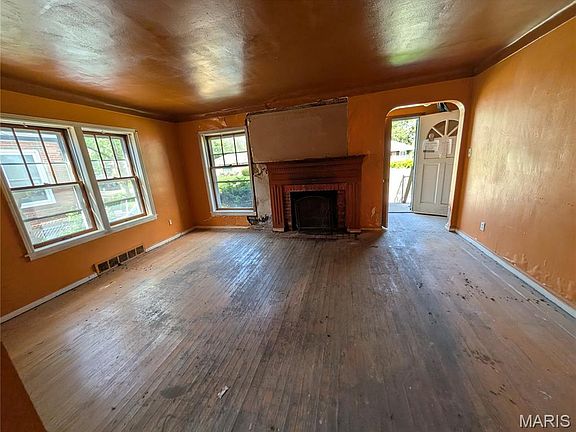 3rd image of 6804 Murray St