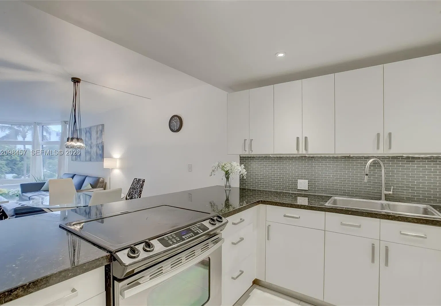 3375 N Country Club Dr — Photo 4