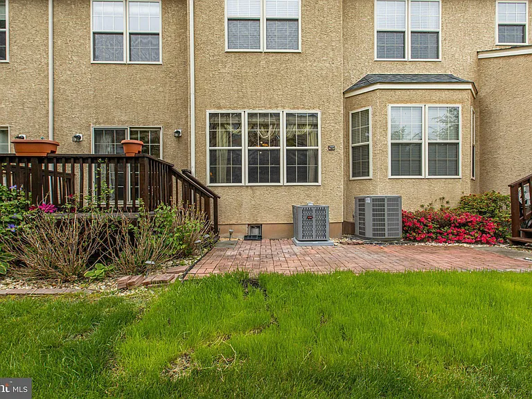 80 Chadwick Cir — Photo 6