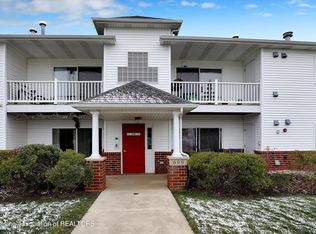 608 Carom Cir #8, Mason, MI 48854