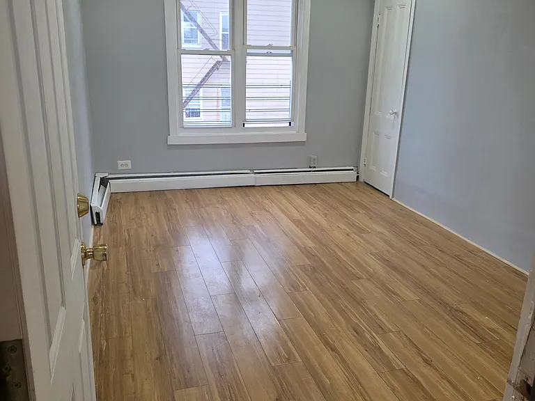 8 Garfield St #3 — Photo 5