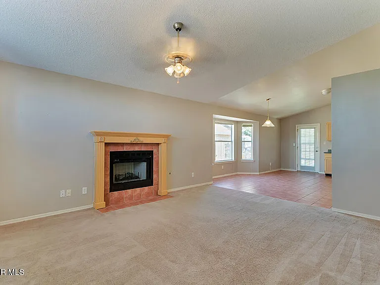 1417 Plaza Verde Dr — Photo 4