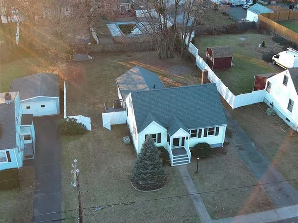 76 Lenox Street, Manchester, CT 06040