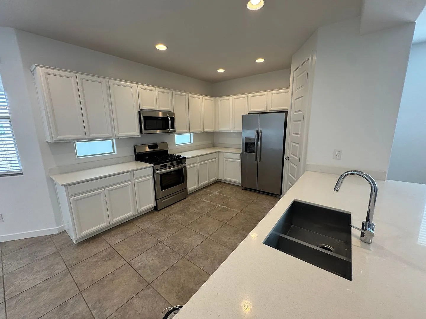 Beautiful Surprise Home: 4 Bd, 3 Ba — Photo 4