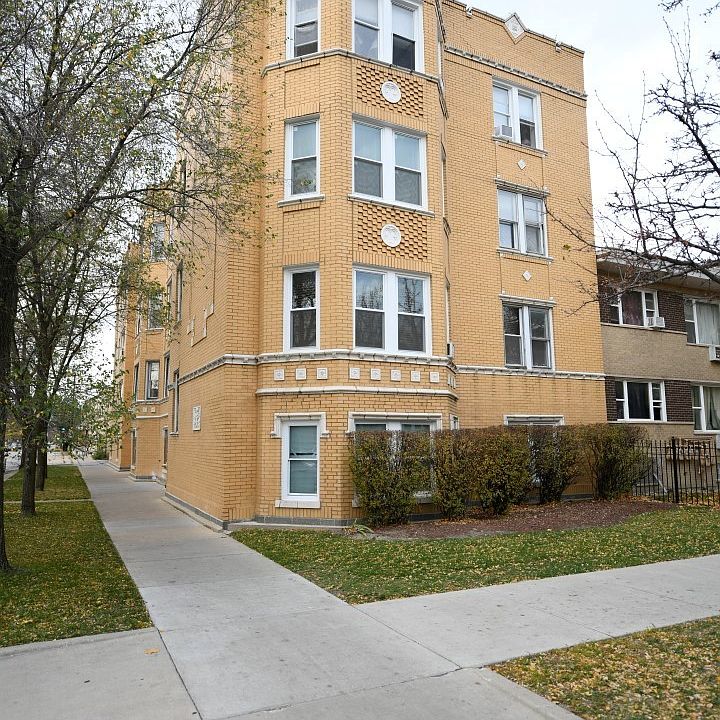 1st image of 2742 W Granville Ave #1