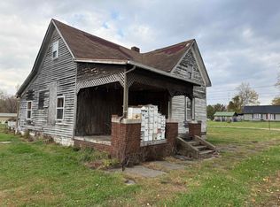 903 E Porter St, Winslow, IN 47598