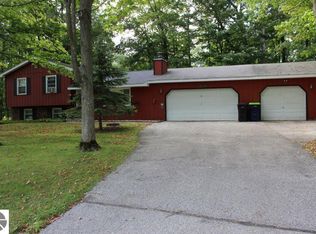 6217 Peggy Ln, Traverse City, MI 49685