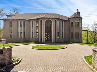 4 Vandalay Ct, Scarsdale, NY 10583