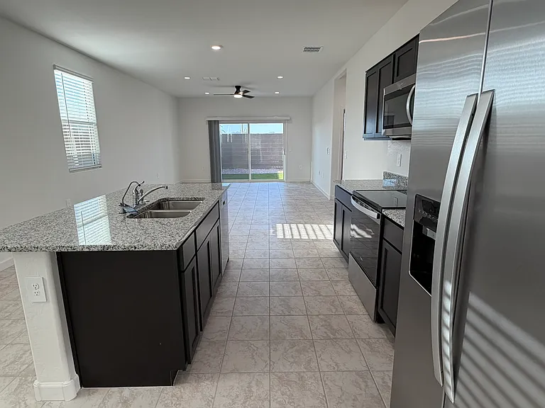 2702 W Shepperd Ave — Photo 13