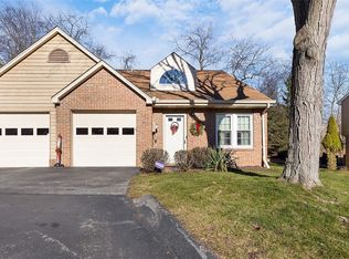 50 Hennig Dr, Pittsburgh, PA 15236