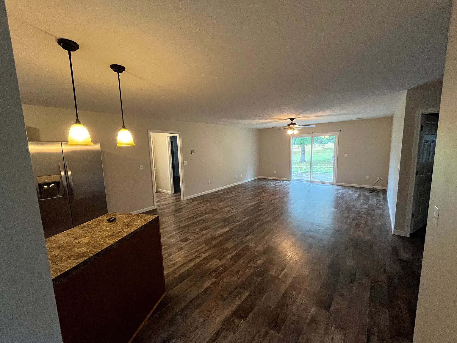 3 bed, 1500 sqft, $1,600 — Photo 2