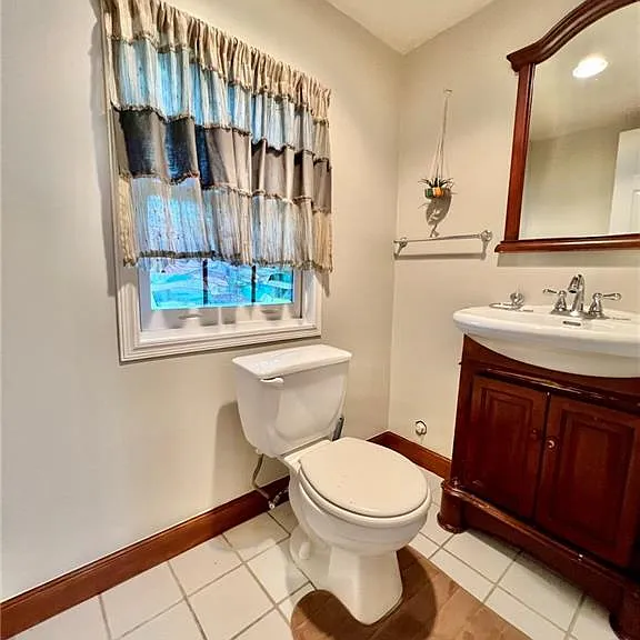 1320 Gabriel Dr — Photo 2