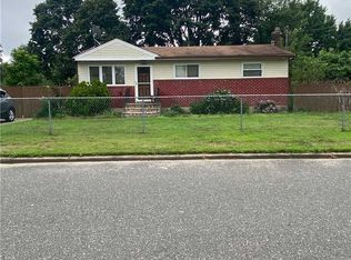 72 Fran St, Brentwood, NY 11717