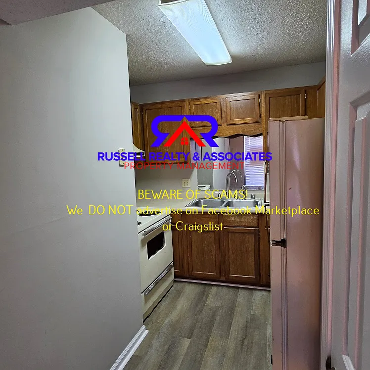 3021 Chase Ln — Photo 4