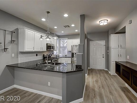 3rd image of 2726 Sweet Willow Ln