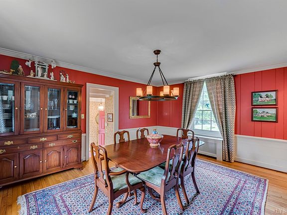 4th image of 3921 Royal Blvd