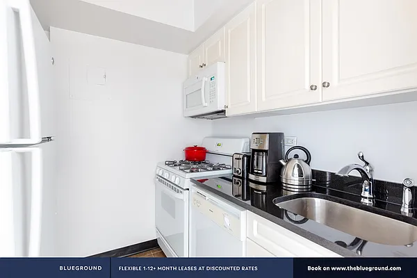 Rented by The Blueground | media 42