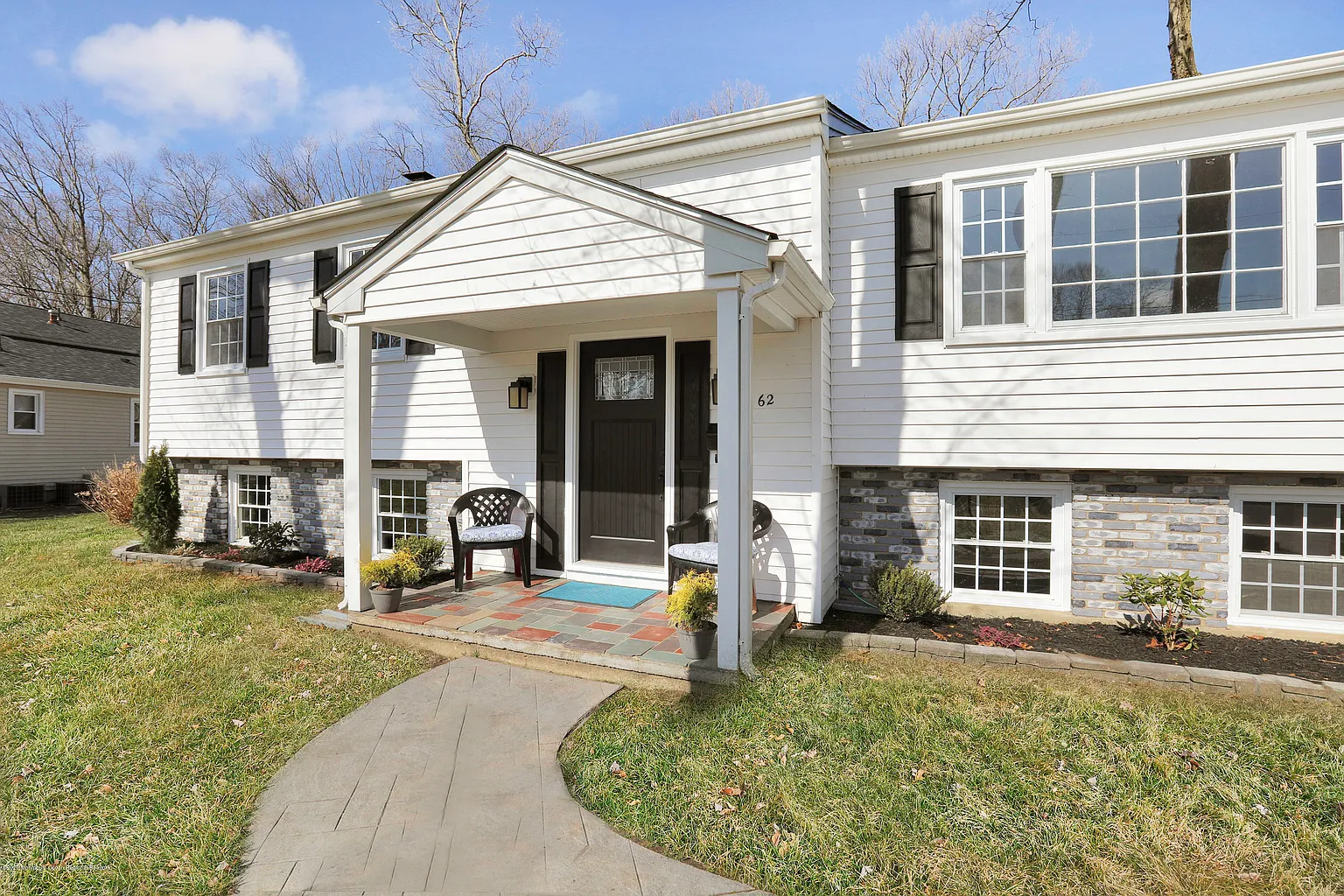 62 Robbins St photo 1
