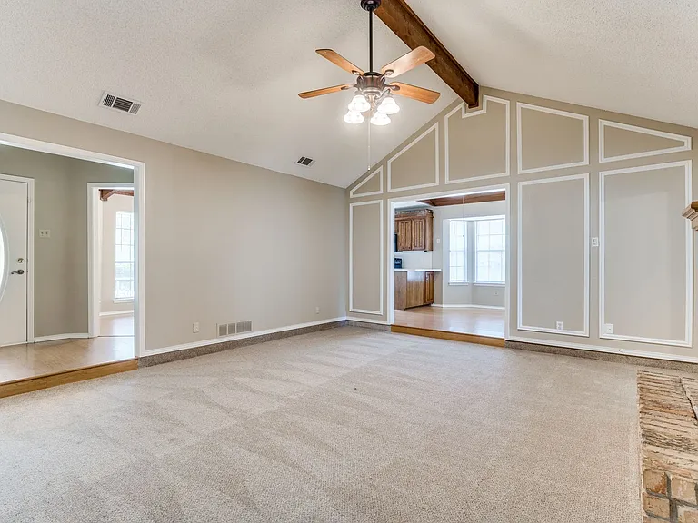 1001 Jorgenson Rd — Photo 4