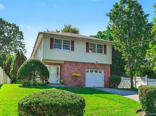 76 Hernan Avenue, Locust Valley, NY 11560