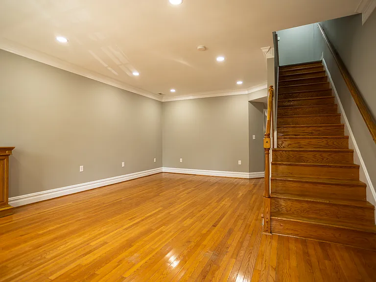 1306 W Clay St — Photo 4
