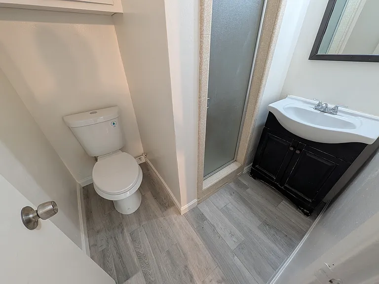 2nd Bathroom