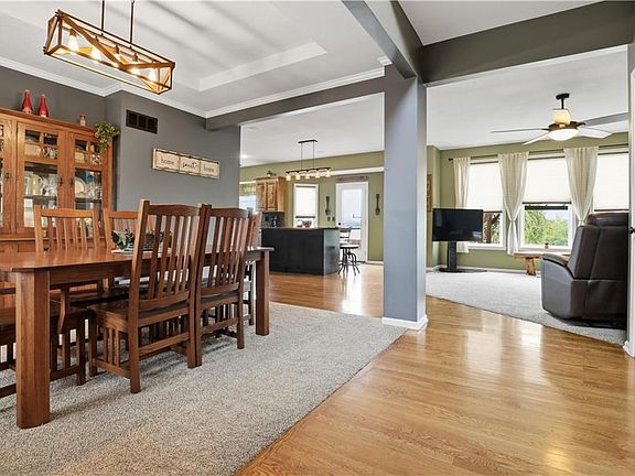 4th image of 10806 Country Ln