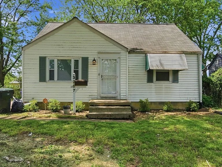 3267 Walmar Dr — Photo 1