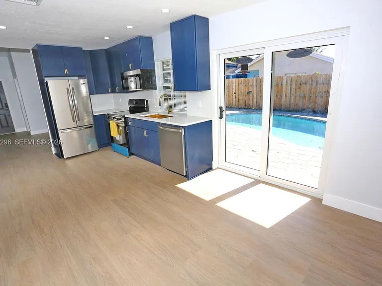 8120 SW 4th Ct — Photo 5