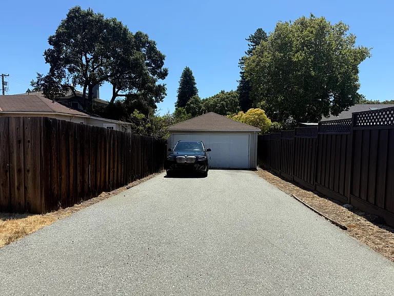 800 Cordilleras Ave — Photo 11