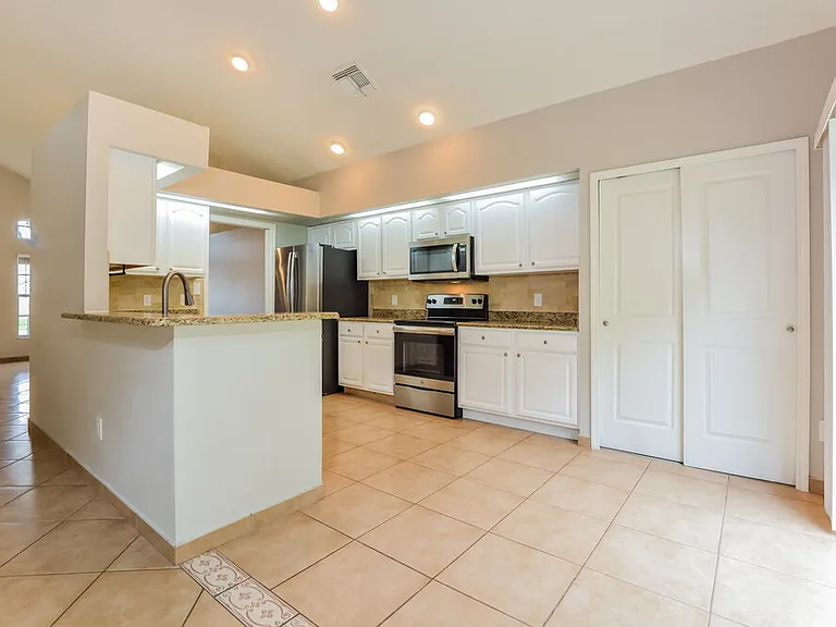 3042 Stillwater Dr — Photo 7