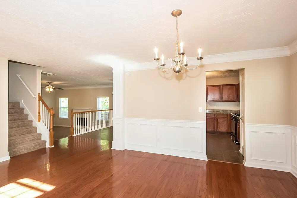 4 bed, 2.5 bath, 2666 sqft, $2,430 — Photo 2