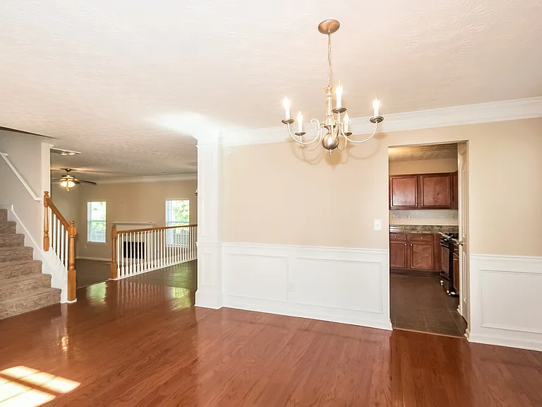 86 Saint Charles Pl — Photo 2