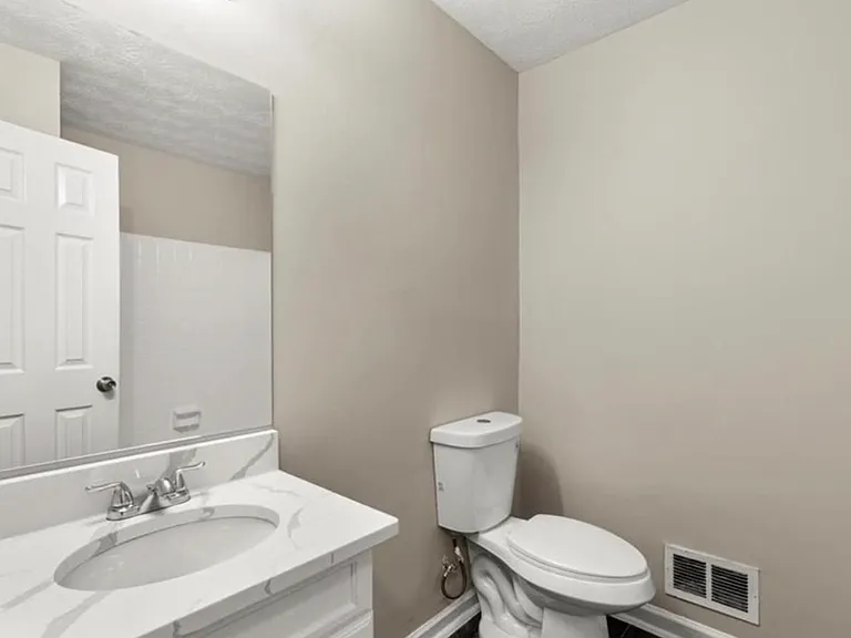 3800 Leisure Ln — Photo 8