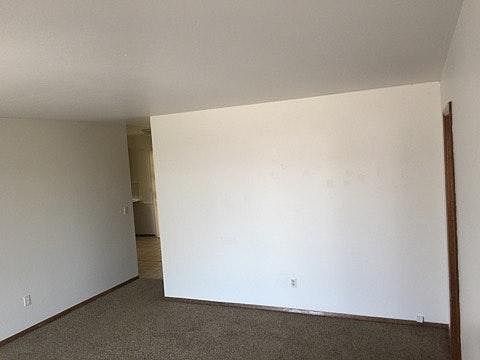 5th image of 4700 Crest Pl