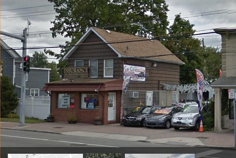 2nd image of 1208 Jericho Tpke