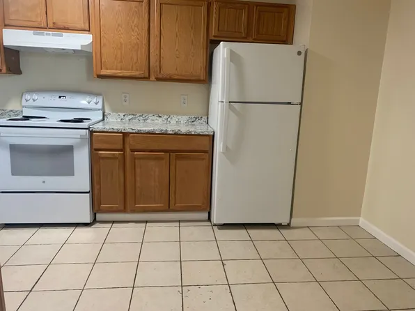 Large Bedrooms and Balconies!