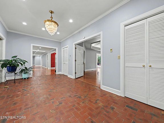 5th image of 1320 Dunbarton Dr