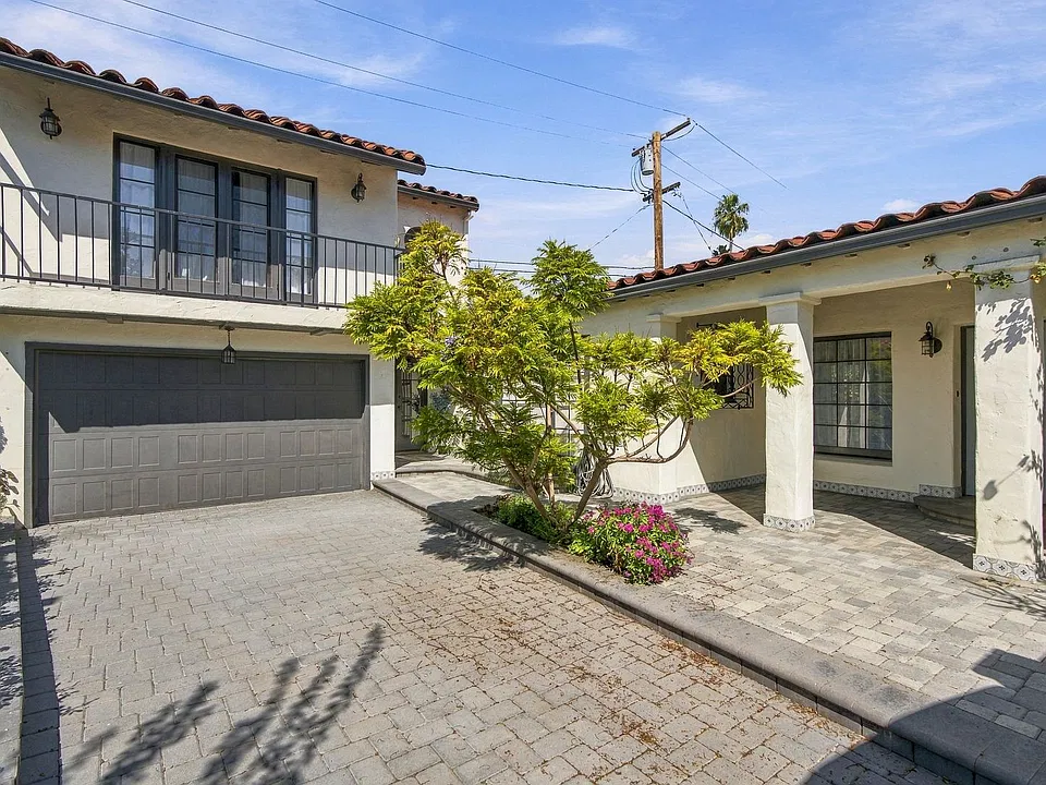 255 Marguerita Ln